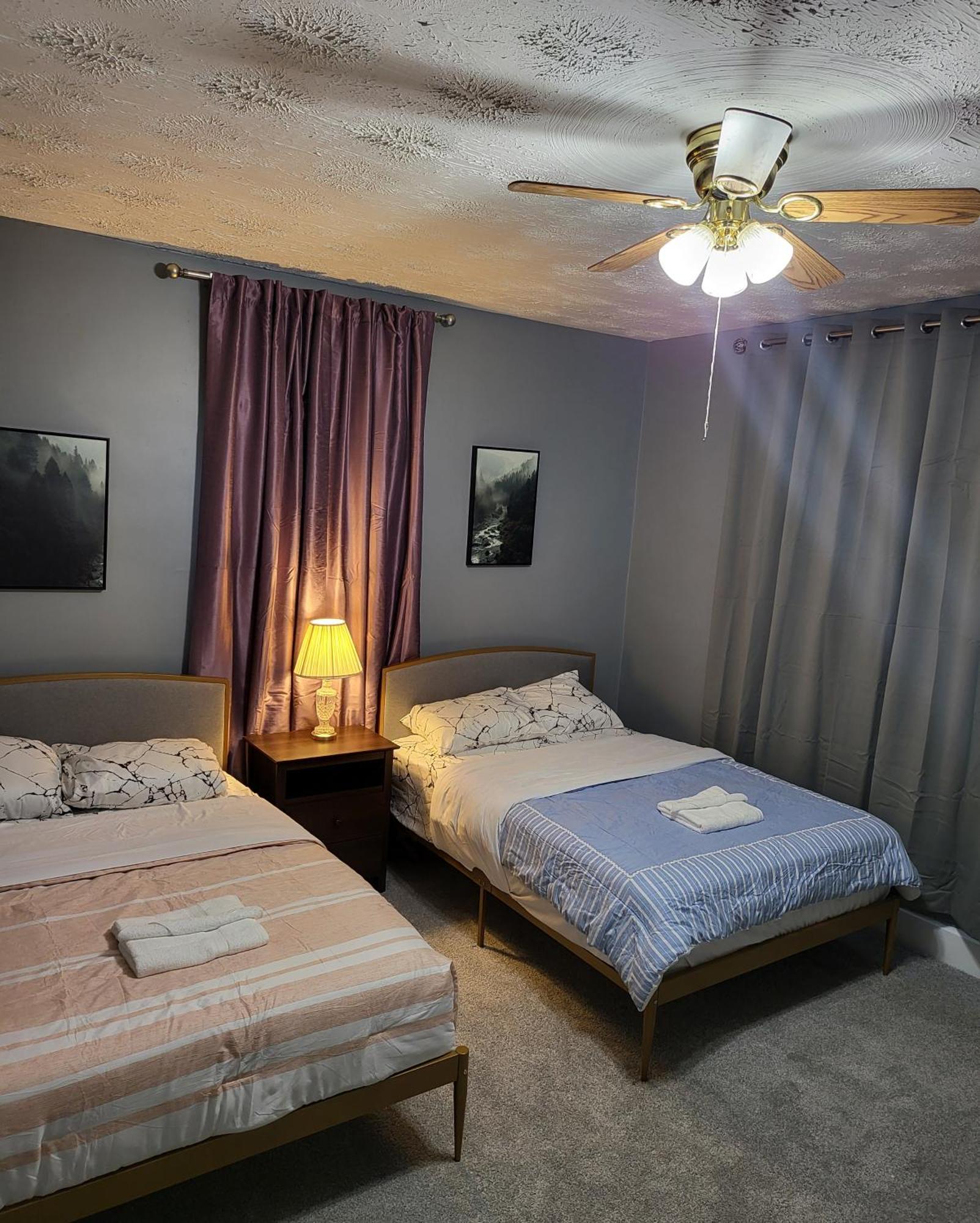 Guest Room With Two Double Beds In Columbus Oh, Airport Location Dış mekan fotoğraf