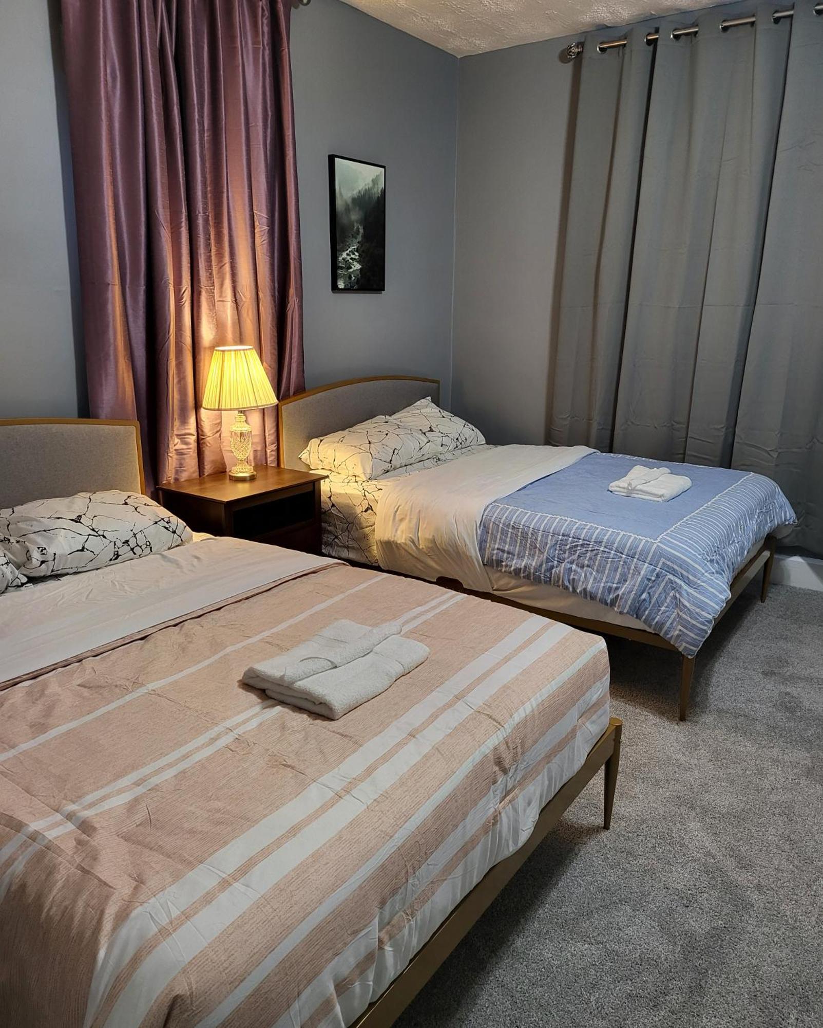 Guest Room With Two Double Beds In Columbus Oh, Airport Location Dış mekan fotoğraf